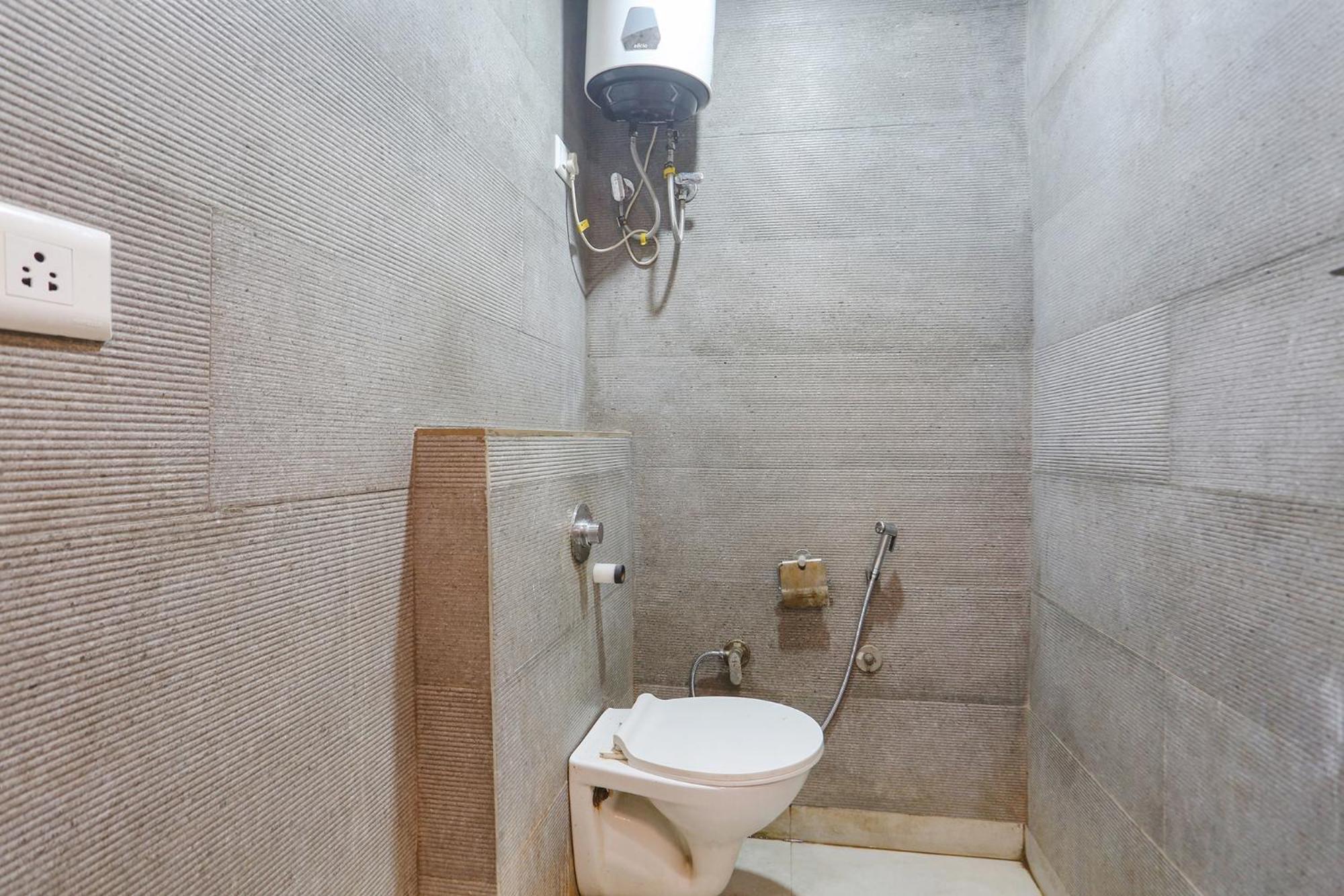 Fabhotel Gold Inn Janakpuri Delhi  Exterior photo
