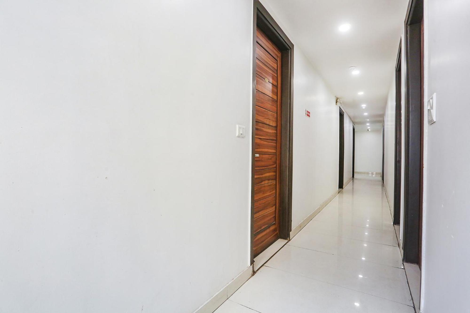Fabhotel Gold Inn Janakpuri Delhi  Exterior photo