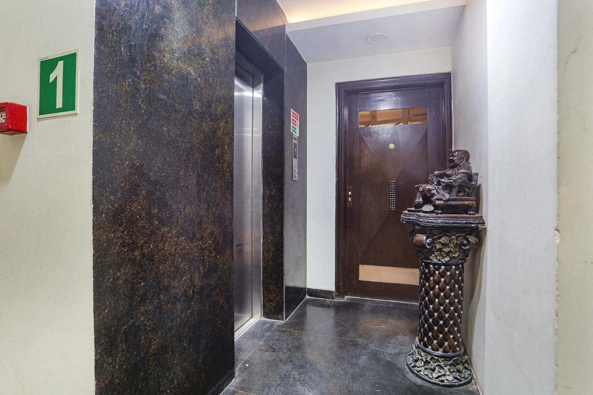 Fabhotel Gold Inn Janakpuri Delhi  Exterior photo
